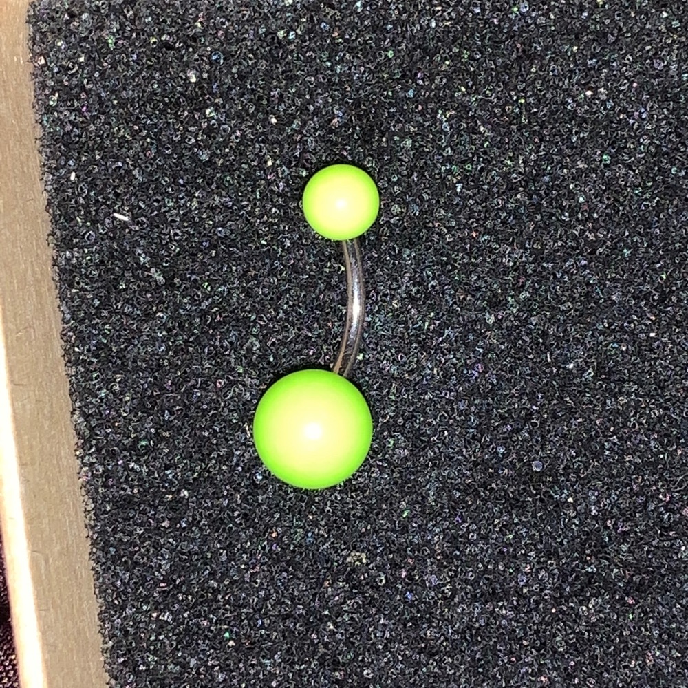 belly button ring
